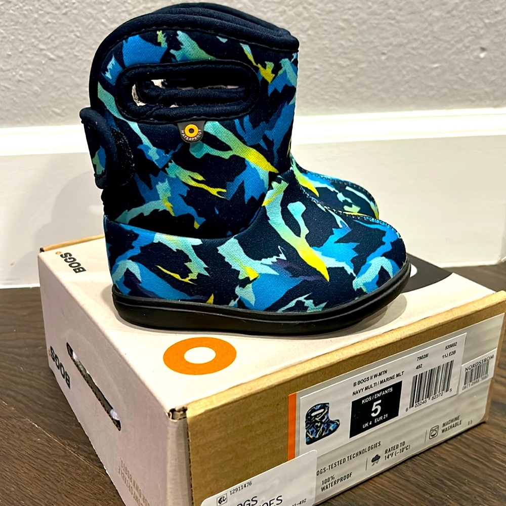 Bogs waterproof boot toddler size 5